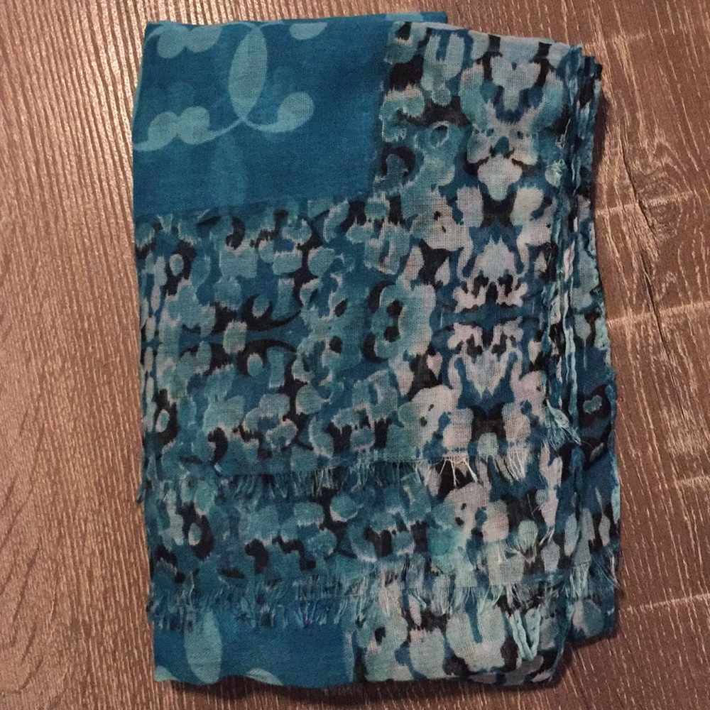 Lightweight scarf